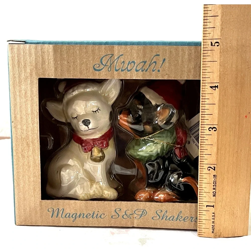 Kissing Chihuahuas Christmas Salt & Pepper Shakers Magnetic Mwah! Westland NEW
